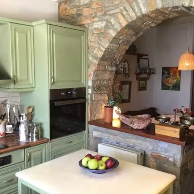 Lyrous Country House