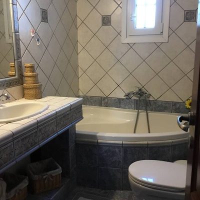 Lyrous Country House