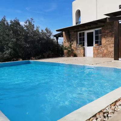 Lyrous Country House